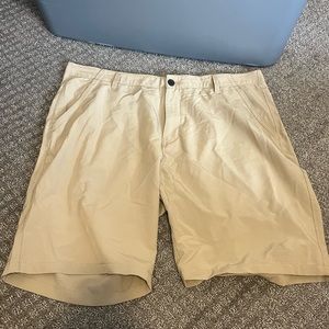 Men’s size 38 Denali shorts. Worn a few times, in great condition.
